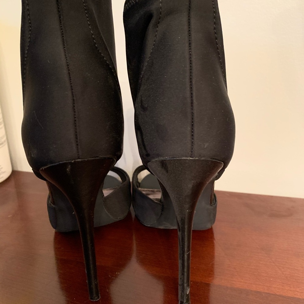 Shoes - Picture 2 of 3